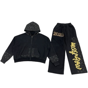 Conjunto de chándal de peso pesado con pedrería, sudadera con capucha oversize y pantalones acampanados, chándal de streetwear personalizado con efecto desgastado - Product Image 1