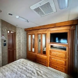 PROVEEDOR DE Autocaravana Usada Guulf Stream RV Tour Master 40F Clase A del 2009 en Venta para Camping y Viajes - Product Image 1