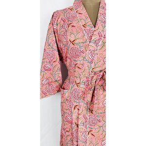 Kimono d'été en pur coton imprimé à la main indien, motif fleurs roses, paréo de plage confortable, robe de maison pour femme enceinte/maman, ou tenue de bain - Product Image 2