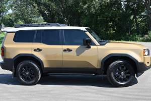 TOYOTA LAND CRUISER PRIMERA EDICIÓN 2024 USADO, VOLANTE A LA IZQUIERDA/DERECHA - Product Image 4