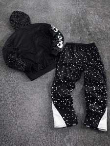 ชุดวอร์มแบบมีฮู้ดผ้าฟลีซสีพื้นลำลองสั่งทำขายส่ง ชุดจ็อกกิ้งโอเวอร์ไซส์แบบสวมหัวสำหรับผู้ชาย พร้อมเชือกผูกและโลโก้สั่งทำ - Product Image 2