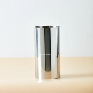 Florero Cilíndrico de Metal Plateado de Gran Diseño para Decoración de Mesa de Comedor, Uso Multipropósito, Maceta - Product Image 2