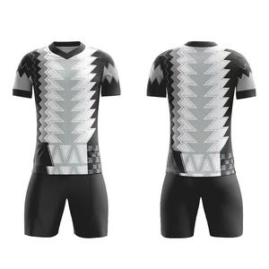 Conjunto de Uniforme de Fútbol Personalizado OEM, 100% Poliéster, Transpirable, de Secado Rápido, Camiseta Negra, Amarilla, Roja, Blanca y Azul, Personalización al por Mayor - Product Image 1