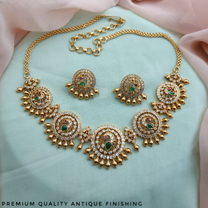 Collar de Calidad Premium con Hermosos Pendientes Diseño de Pavo Real Acabado Antiguo Estilo Minimalista Perfecto para Ocasiones Festivas - Product Image 1