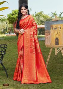 El último diseñador Pure Kanjivaram Silk Woven Pallu Saree de Fab Zone - Product Image 2