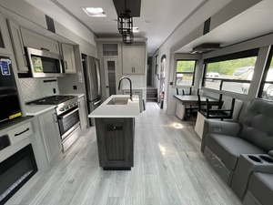Nuevo 2025 Keystone Montana High Country 385BR - Product Image 6