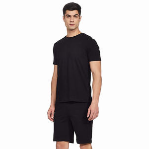 Conjunto personalizado de verano para hombre, ropa informal de media manga, pantalones cortos de Color negro, chándal, traje de dos piezas con logotipo personalizado - Product Image 1