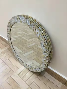 Marco de Espejo Decorativo de Pared Hecho a Mano con Incrustaciones de Hueso Plateado Moderno, Decoración Única para el Hogar, Procedente de la India por Crescent Crafts - Product Image 3