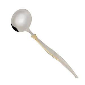 Ensemble de couverts à manche incurvé modeste, parfait pour les dîners formels, les hôtels, les restaurants, les présentations de table élégantes et le style d'événements à domicile - Product Image 6