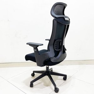 Silla de Oficina Ergonómica MF153 Contemporánea con Reposacabezas para Hogar, Taller, Dormitorio, Hospital, Silla Giratoria Hecha de Espuma y Tela - Product Image 4