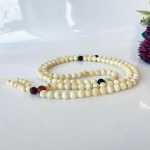 ลูกประคำอำพันขาวสำหรับสวดมนต์พุทธ ทำจากอำพันบอลติกธรรมชาติ - Product Image 3