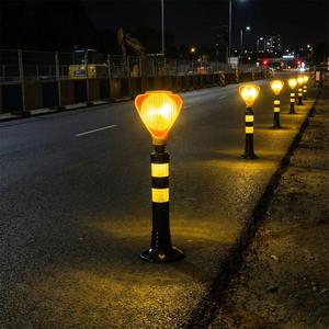 <b>Solar</b> Roadway Safety <b>Light</b> Set with Yellow Flashers - Product Image 4