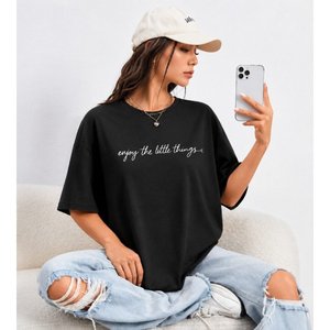 Blusa básica de viscosa con estampado de letras en la parte delantera y manga corta para mujer, 34469 - Negro - Product Image 2