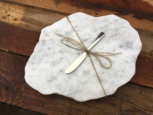 Planche à découper en marbre de qualité supérieure, idéale pour la préparation des aliments, le découpage, la découpe et le service dans une cuisine élégante - Product Image 5