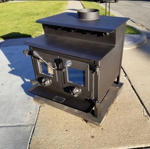 Nueva Estufa de Leña Hearthstone de Una Puerta, Hierro Fundido Negro, Independiente con Recipiente para Cenizas, Ventilación Directa, Moderna, para Exteriores, de Leña o Pellets - Product Image 3