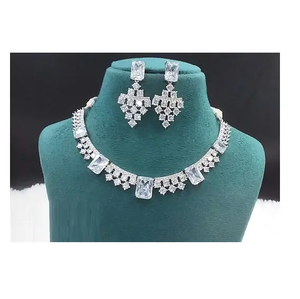 El juego de collar y pendientes AD más vendido mejora tu aspecto con joyas de latón de primera calidad de la India a precio de exportación - Product Image 1