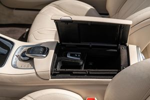 รถยนต์มือสอง Mercedes-Benz AMG G-Class S63 Sedan ปี 2017 เครื่องยนต์เทอร์โบ V8 577 แรงม้า ขับเคลื่อนสี่ล้อ พวงมาลัยซ้าย ภายในหุ้มหนัง ระบบควบคุมอุณหภูมิอัตโนมัติ พร้อมอุปกรณ์ครบครัน - Product Image 6