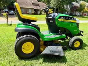 Vendo mi cortacésped Johnn Deere E130 en excelentes condiciones. Bien cuidado y listo para cortar. - Product Image 2