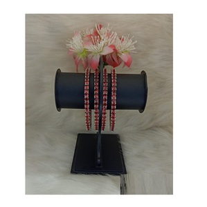 Bijoux de bracelets AD élégants fabriqués en Inde pour le bureau et les accessoires de fête disponibles à la vente - Product Image 1