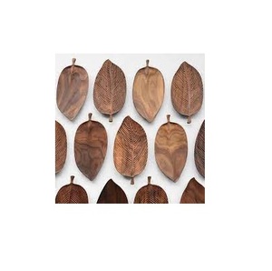 Assiette en acacia filé en forme de feuille Plateau de service fait main poli brillant avec logo personnalisé Forme de feuille - Product Image 1