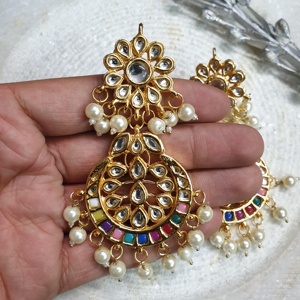 Multi-Stone Kundan Chandbali Chandelier Pendientes Producto de joyería de moda - Product Image 3