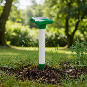 Repelente de Topos Solar de Plástico para Control de Plagas en Césped y Jardín - Product Image 3