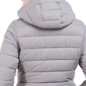 Nueva chaqueta acolchada ligera de moda para mujer para uso diario informal con relleno cálido y aspecto de invierno moderno - Product Image 3