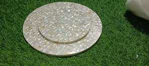 Plateau en bois traditionnel fait à la main avec incrustation de nacre Dessert de luxe et ensemble de service au chocolat pour l'Aïd et le Ramadan - Product Image 3