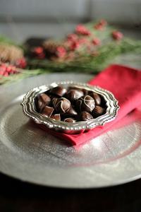 Bandeja de chocolate de metal con acabado antiguo para exhibir dulces y frutas secas durante Diwali Eid y otras exhibiciones de celebración - Product Image 4