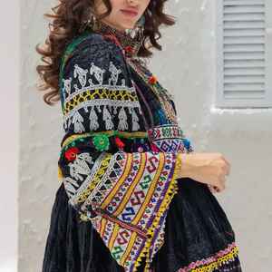 Robe afghane brodée lourde femmes vieilles pièces afghani décoration pour Kuchi fête et vêtements de mariage - Product Image 3