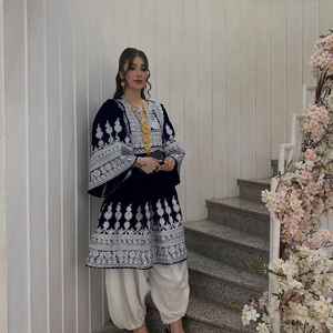 NUEVO VESTIDO DE MUJER AFGHANI KUCHI DE CALIDAD SUPERIOR DE MODA CON HERMOSA BUFANDA Y PANTALÓN A PRECIO RAZONABLE SERVICIO OEM ODM DE AA IMPEX - Product Image 3