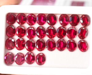 Piedra preciosa suelta facetada de pera rubí de laboratorio para la fabricación de joyas Rubí rojo Corindón Rubí de laboratorio - Product Image 3