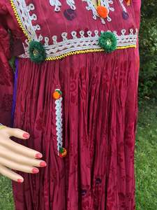 Robes ethniques Kuchi Vintage fête afghane/pakistanaise robe traditionnelle multicolore en dentelle décorée pour les événements traditionnels Kuchi - Product Image 4