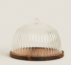 Plato de madera artesanal de primera calidad con cúpula de cristal para servir frutas y postres de queso con un elegante diseño antiguo - Product Image 3