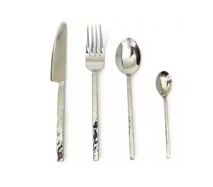 Vente en gros de couverts de luxe en acier inoxydable or mat ensemble de 4 couverts pour la maison hôtel et restaurants - Product Image 2