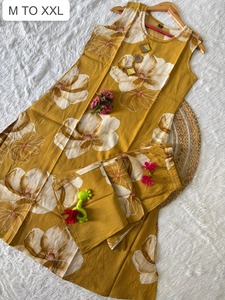 Trendy beautiful light <b>weight</b> co ord <b>set</b> with floral printed perfect <b>for</b> all collage and office girls - Product Image 4