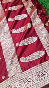 Sari Banarasi Mashru de Alta Calidad, Tela Suave y Fluida, Tejido Buti Intrincado, Tradicional, de Secado Rápido, Protección Solar - Product Image 2