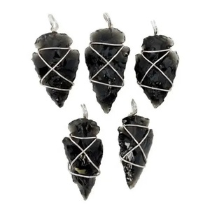 Colgantes de punta de flecha envueltos en alambre de obsidiana negra a la venta - Product Image 2