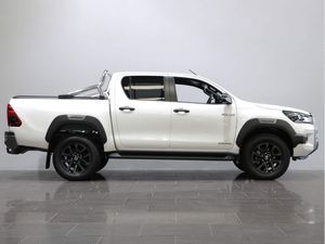 Para TOYOTA Hilux DC GR Sport 2.8D RHD 2023-BLANCO 4X4 MI con asientos de cuero - Product Image 3