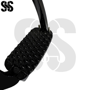 Étriers en alliage d'aluminium anodisé personnalisés en gros, légers, style italien, équipement équestre de haute qualité SHER - Product Image 2