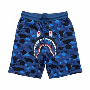 กางเกงขาสั้นตาข่ายผู้ชายพิมพ์ลายพรางสีน้ำเงินลายฉลามแบบซับลิเมชั่นพร้อมโลโก้สั่งทำพิเศษ แห้งเร็ว เหมาะสำหรับการฝึกซ้อมในฤดูร้อน - Product Image 1