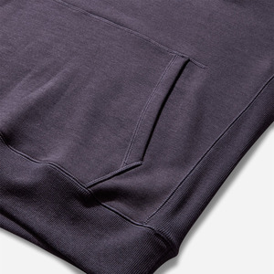 เสื้อฮู้ดดี้ผู้ชายสีดำเรียบแบบสวมหัว คุณภาพสูง ผ้าฝ้ายเฟรนช์เทอร์รี่ เหมาะสำหรับงานแบรนด์ดิ้งและสตรีทแวร์ - Product Image 3