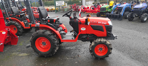 รถแทรกเตอร์ขนาดเล็ก Kubota B1-241 24 แรงม้า รุ่นใหม่ ประสิทธิภาพสูง พร้อมใช้งานแล้วในราคาถูกที่สุด รถแทรกเตอร์ขนาดกะทัดรัดแบบขับเคลื่อน 4 ล้อ รุ่นดั้งเดิม - Product Image 3
