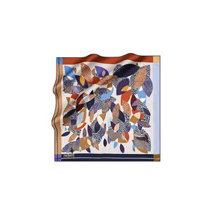 Écharpe en twill de polyester à motifs floraux 90x90 Cacharel, foulard pour la tête - Product Image 1