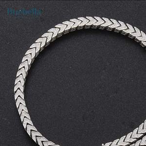 Venta caliente 925 Plata 14K Oro 6mm Moissanite Diamante Cadena en forma de V de 4 lados para hombres Collares Premium - Product Image 2