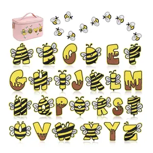 Bee Iron-Onเย็บบนแพทช์น้ําผึ้งAถึงZตัวอักษรตัวอักษรปักAppliquesสติกเกอร์สําหรับเสื้อผ้าผ้าDIYหัตถกรรมตกแต่ง