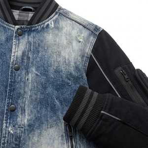 Blouson Bomber Letterman en Denim Bleu Personnalisé avec Manches Noires, Style Streetwear, Effet Vieilli, Poches Zippées, Fabricant OEM ODM Marque Privée Co US - Product Image 4