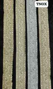 Lacets brodés sur mesure avec perles et séquence en motif ondulé de 1.75 pouces à des fins de revente. - Product Image 3