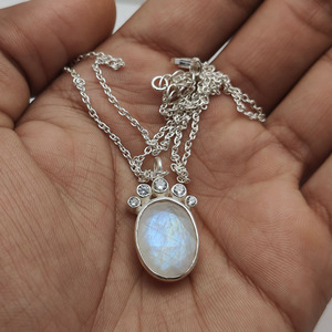 Piedra lunar arcoíris natural 17x13mm Piedra preciosa Cz Set 925 Colgante de plata esterlina con cadena de 18 "7,03 GM Cz Set Collar de bisel de piedra - Product Image 1