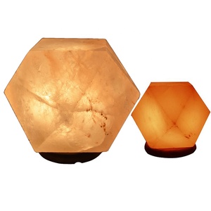 Sian Enterprises Meilleure lampe en forme de diamant de sel de l'Himalaya-sculptée pour la décoration de la maison Détendez-vous et rechargez avec une lueur apaisante - Product Image 1